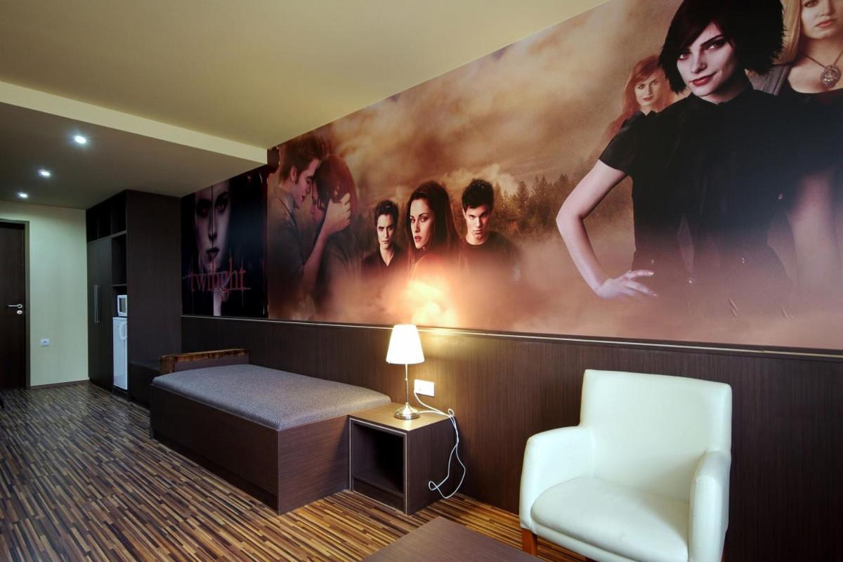 Corvin Apartman Дьюла Екстер'єр фото