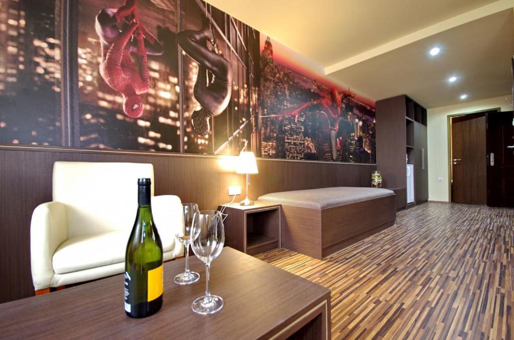 Corvin Apartman Дьюла Екстер'єр фото