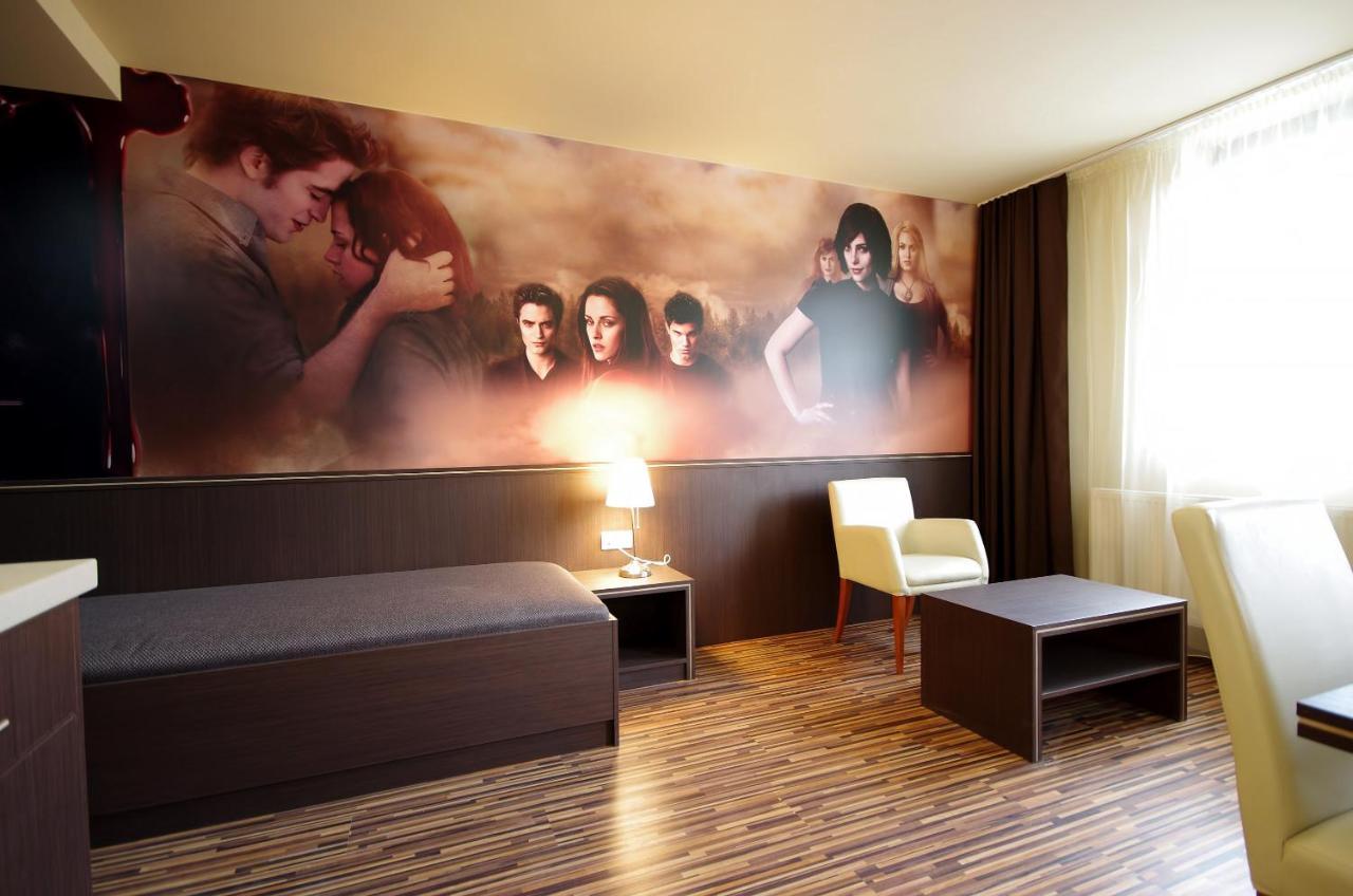 Corvin Apartman Дьюла Екстер'єр фото