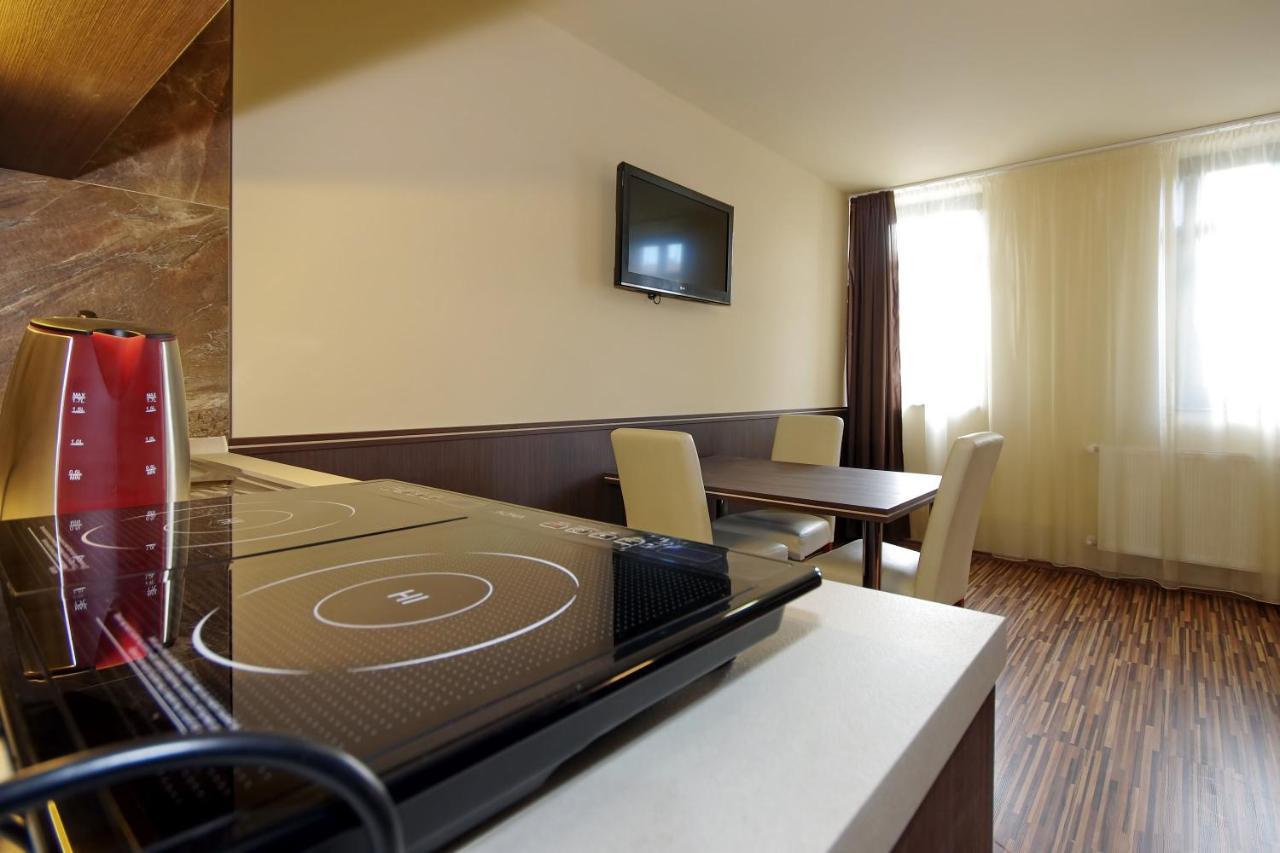 Corvin Apartman Дьюла Екстер'єр фото