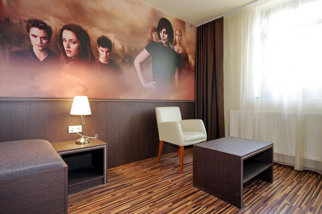 Corvin Apartman Дьюла Екстер'єр фото
