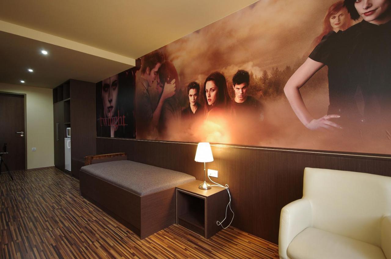 Corvin Apartman Дьюла Екстер'єр фото